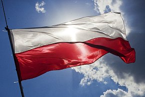 Flaga i hymn na nowo? Rząd chce korekty przepisów dot. symboli narodowych-171497