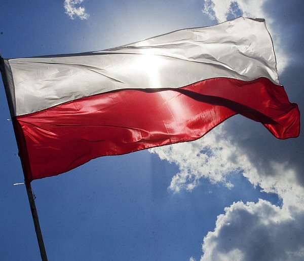 Flaga i hymn na nowo? Rząd chce korekty przepisów dot. symboli narodowych-171497