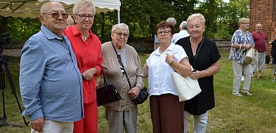Po wsi pod Głogowem pozostał tylko zrujnowany kościół i wspomnienia wysiedlonych -172519
