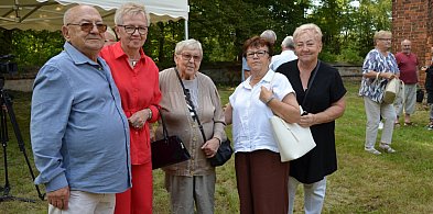Po wsi pod Głogowem pozostał tylko zrujnowany kościół i wspomnienia wysiedlonych -172519