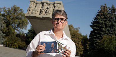Dytwińska-Gawrońska: Piękne rysunki dzieci na miejskich widokówkach-172860