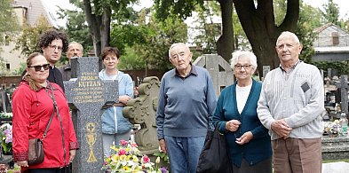 36 lat od śmierci księdza Kutzana. Parafianie modlili się przy jego grobie-172945
