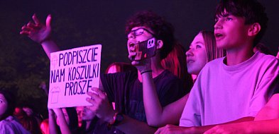 Pożegnali lato. Paktofonika na scenie, ludzie śpiewają [FOTO]-173236