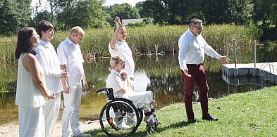 [FOTO] Nad stawem w Głogówku odbyła się niezwykła ceremonia-173222