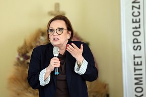 Anna Zalewska grzmiała w sprawie wiatraków-8120