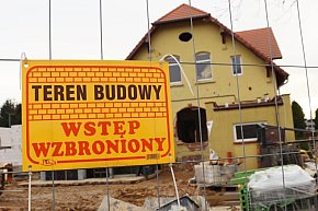 Kontenery i budowa urzędu w Radwanicach-8508