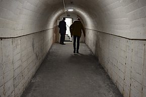 Wejście do podziemnego szpitala w Głogowie-8722