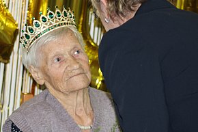 Stulatka ukoronowana! Sto lat Pani Janiny-8758