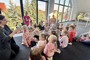 Magiczne piątki z bajką w bibliotece Domu Kultury w Radwanicach-174542