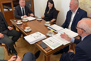 Bezpieczeństwo mieszkańców priorytetem Gminy Żukowice – rozmowy w MSWiA-174750