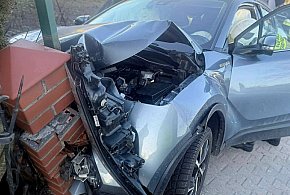 Wypadek na krajówce! Ratownicy w akcji. Jedna osoba ranna