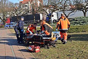 Pobili się przy Dzieciach Głogowskich. Dwóch panów i dwie karetki [FOTO]