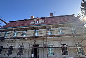 Modernizacja zabytkowego budynku w Kłobuczynie nabiera tempa!