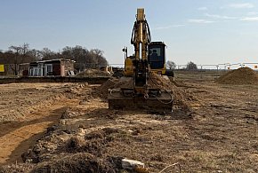 Budowa nowoczesnego centrum dla OSP w Dobrzejowicach wchodzi w kolejny etap