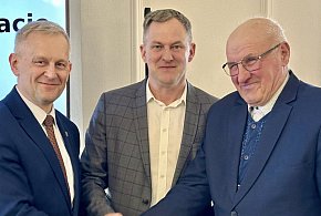 Nagrody za najpiękniejsze inicjatywy wiejskie wręczone podczas sesji Rady Gminy