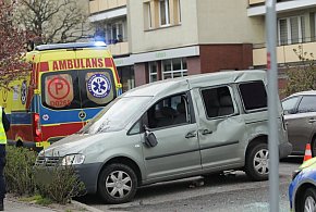 [FOTO] Roztrzaskane auta na rondzie w Głogowie! Jedna osoba trafiła do szpitala