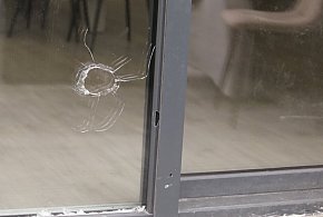 Odnalazł pocisk, który uderzył w ich okno?