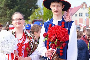 Biało-czerwona łączy pokolenia. Uroczyste obchody Święta Flagi w Radwanicach