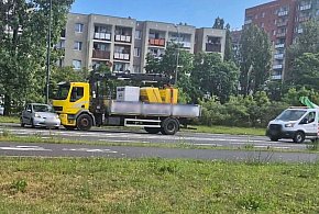 Kolizja na ul. Piłsudskiego w Głogowie. Ciężarówka z osobówką