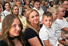 Gala  i uroczyste pożegnanie absolwentów Szkoły Podstawowej w Serbach