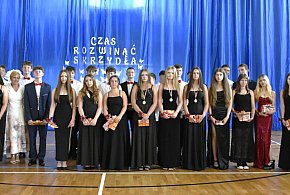 Alicja Rządzińska laureatką Nagrody Wójta podczas zakończenia roku szkolnego