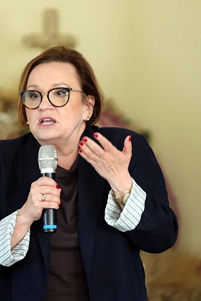 Anna Zalewska grzmiała w sprawie wiatraków-8120