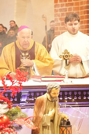 Pasterka w kolegiacie z udziałem biskupa-8716