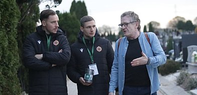 Wszyscy kwestują dla hospicjum. Piłkarze Chrobrego: Dobro wraca!-176033