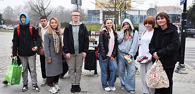 To naprawdę za darmo? Zaskakująca akcja uczniów z SP 13 na ulicach Głogowa