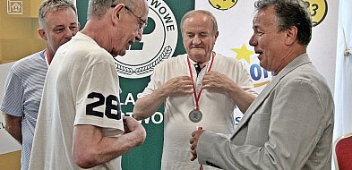 [FOTO] Mistrzowie zakończyli rywalizację. Stu zawodników przy brydżowych stołach