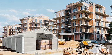 Mobilny magazyn budowlany – jak przenieść zaplecze na nową inwestycję w 2 dni?