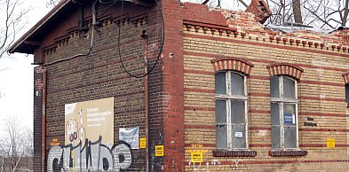 Strach przejść obok dawnej stacji. PKP odpowiada po naszym tekście