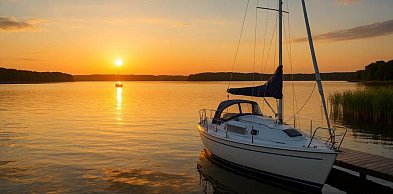 Czym się kierować przy wynajmie łodzi na Mazurach?