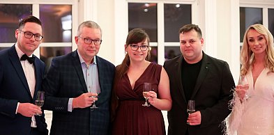 Sesja zaliczona, więc... Studenci i wykładowcy ruszyli na parkiet [FOTO]