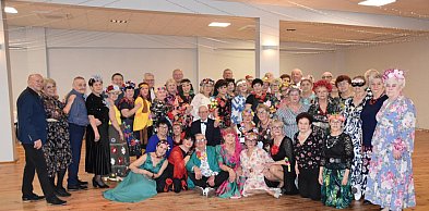 Kwiaty w sercach – Karnawałowy Bal UTW w Grębocicach