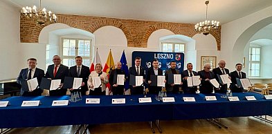 Samorządy łączą siły w sprawie S12. W Leszno podpisano memorandum
