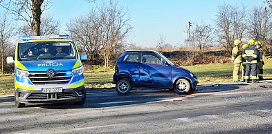 14-letni kierowca wymusił pierwszeństwo. Nietypowe ustalenia po kolizji w Serbach