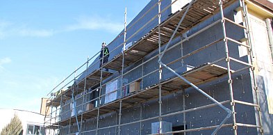 Szkoła jak nowa. Rusztowania z każdej strony