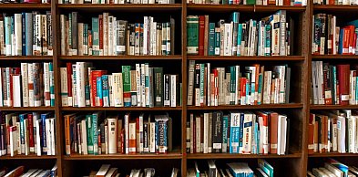 Jak działa skup książek online? Krok po kroku dla osób, które chcą sprzedać księgo