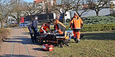 Pobili się przy Dzieciach Głogowskich. Dwóch panów i dwie karetki [FOTO]