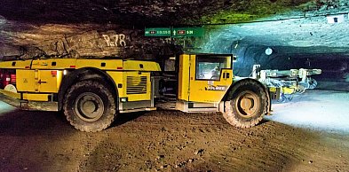 Wypadek w kopalni. Operator uwolniony z maszyny