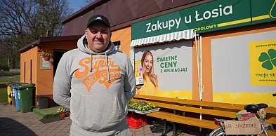 Oni wciąż sprzedają. Lokalni sprzedawcy się nie poddają!