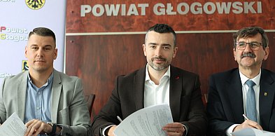 Umowa podpisana. Rusza remont kolejnej drogi w powiecie