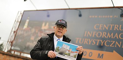 Bilbord nie podoba się radnemu. Ratusz: Kwestia gustu