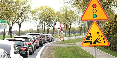 Wahadło i korki na trasie do Kotli. Kierowcy muszą uważać