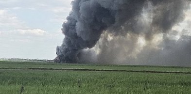 Kurnik w ogniu. Dym widać już za Głogowem