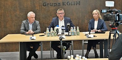 Milimetr od kompromisu. Specjalna konferencja zarządu PeBeKa