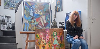 Głogowianka z wyjątkową wystawą w Hucie. Teresa Koch kreowała modę, a dziś tworzy