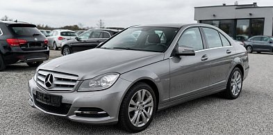 Kupię Mercedes C-klasa – jak przebiega proces wyceny auta premium w skupie?