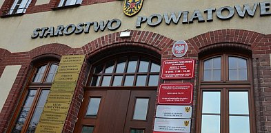 Trzeba dołożyć do inwestycji! Starostwo do remontu, ale za większe pieniądze
